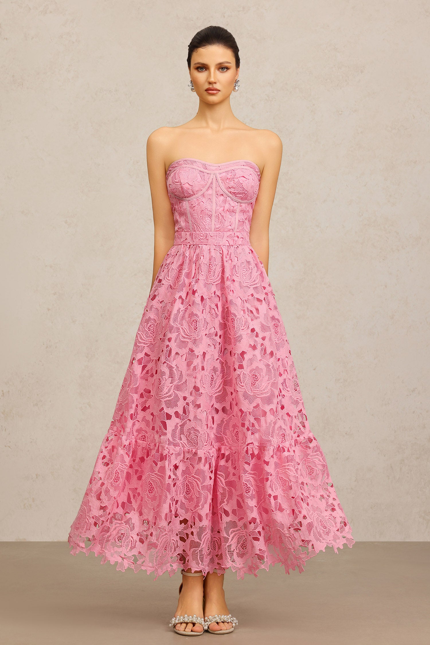 Derza Sleeveless Flower Lace Maxi Dress